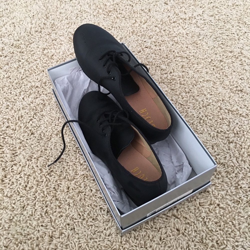 Women’s Size 7 Black Tap Shoes